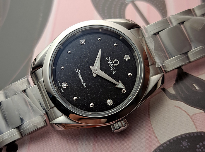 Omega Seamaster Aqua Terra 150M Quartz Diamond Dial Wristwatch Ref. 220.10.28.60.51.001